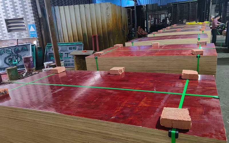 覆膜板和普通建筑模板的區別是什么?